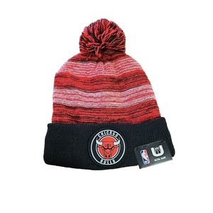 NBA Ultra Game Chicago Bulls Knit Beanie Hat With Pom Pom‎ OSFA New with Tags